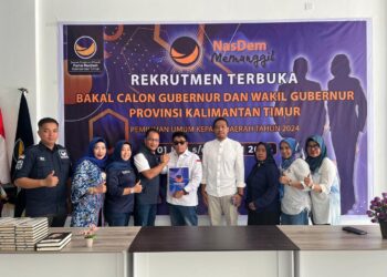Perwakilan Seno Aji Ambil Formulir Di DPW Nasdem Untuk Cawagub
