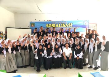 Sat Narkoba Polres Langkat, Kesbangpol, dan BNNK Kab. Langkat Goes to School ke SMA N 1 Wampu: Sosialisasikan Dampak Narkoba