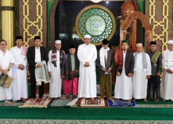 Kebersamaan dan Keikhlasan di Hari Raya Iduladha, Wali Kota Bontang Salat Iduladha di Masjid Agung Al Hijrah