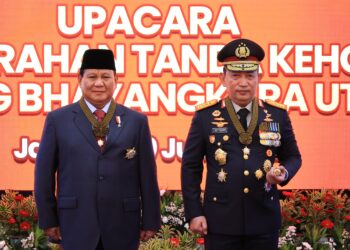 Menhan Prabowo Subianto Terima Penghargaan Tanda Kehormatan Bintang Bhayangkara Utama Polri