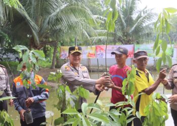 Penyerahan Beasiswa dan Kegiatan Sosial Hari Bhayangkara ke-78 Tahun 2024 di Polres Langkat
