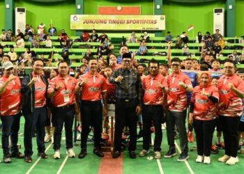 Hadiri Kejuaraan Bulutangkis Kapolres Bontang 2024, Wali Kota Bontang Dukung Pencarian Bibit Unggul