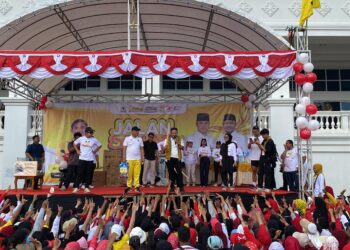 Sapa Masyarakat Samarinda di Jalan Sehat, Intip Program Rudy Mas’ud dan Seno Aji