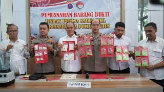 Ditresnarkoba Polda Kaltim  Musnahkan 540,58 gram Sabu-sabu, 1.354 Butir Pil Ekstasi
