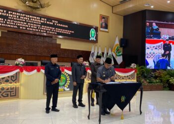 Rapat Paripurna Ke-30 DPRD Kaltim, Penandatanganan Persetujuan Perubahan APBD 2024