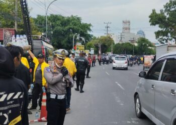Kasat Lantas Polrestabes Medan Turun Langsung Mengatur Jalan Demi Kelancaran Tertib Berlalu Lintas