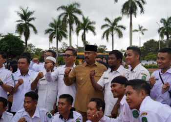 2.300 Pegawai P3K Kukar Resmi Diambil Sumpahnya di Tengah Gerimis