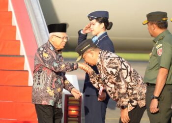 PJ Gubernur Kaltim Akmal Malik Sambut Kedatangan Wakil Presiden RI KH Ma’ruf Amin di Bandara SAMS