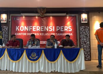 Kantor Imigrasi Kelas I Samarinda Menggelar Konferensi Pers Tindakan Penyalahgunaan Izin Tinggal Kunjungan WNA Suriah