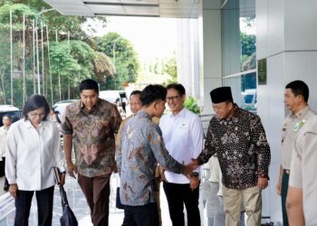 Menteri Nusron Siapkan 50 Hektare Tanah untuk Relokasi Korban Erupsi Gunung Lewotobi Laki-Laki NTT