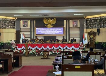 Pjs Bupati Kukar Paparkan Nota Keuangan RAPBD 2025 di Rapur DPRD