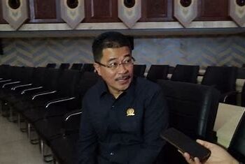 Darlis Pattalongi Tekankan Pentingnya Penyesuaian Kurikulum dengan Budaya Setempat