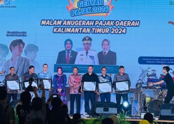 Sugiono Hadiri Pemberian Penghargaan Gebyar Pajak 2024 di Samarinda 