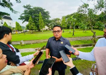 Guntur Prihatin dengan Kondisi Infrastruktur Jalan Provinsi Kaltim yang Masih Butuh Perbaikan