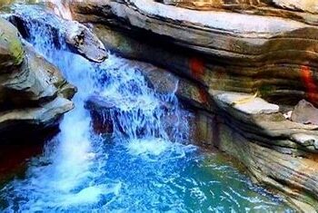 Air Terjun Batu Tapis: Keindahan Alam yang Menyegarkan