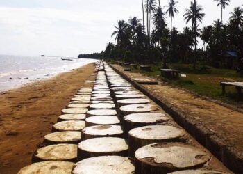 Nikmati Ketenangan Alam di Pantai Tanjung Lumlai, Destinasi Wisata di Penajam Paser Utara
