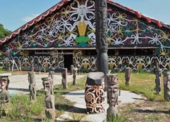 Gali Budaya dan Keindahan Desa Sungai Bawang, Rumah Suku Dayak Kenyah di Kaltim 