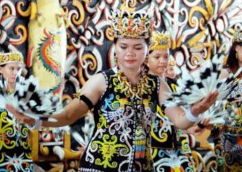 Tari Punan Letto: Cermin Keberanian dan Kegigihan Suku Dayak Kenyah