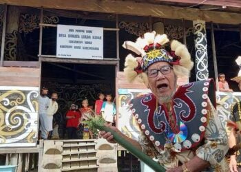 Menyelami Kehidupan Adat Dayak Kenyah di Desa Long Gikan, Kutai Barat