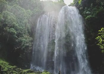 Menyaksikan Keajaiban Alam di Air Terjun Telun Cinde, Kutai Barat