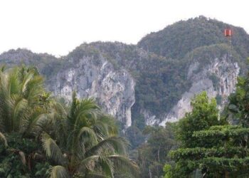 Bukit Karst Diang Karing, Keajaiban Alam Di Long Apari, Mahakam Ulu