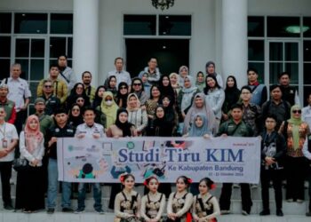 Diskominfo Kaltim Kunjungi KIM Cerdas Tarumajaya untuk Belajar Pengembangan Desa Wisata