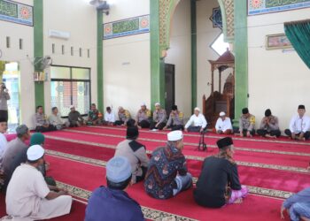 Safari Jumat & Jumat Curhat di Masjid As-Syakirin: Polres Langkat Ajak Masyarakat Jaga Kamtibmas dan Persatuan