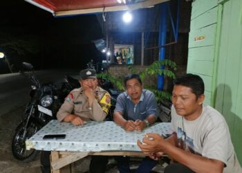 Bhabinkamtibmas Sambangi Warga: Cegah Pencurian dan Bahaya Judi Online di Padang Tualang
