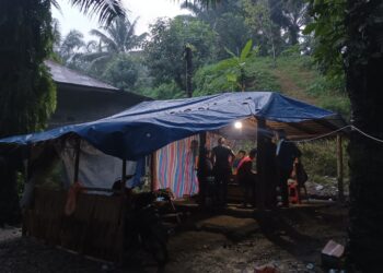 Bhabinkamtibmas Sambangi Warga: Cegah Pencurian dan Bahaya Judi Online di Padang Tualang