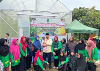 Bupati Kukar Lakukan Kunjungan di Lapak Lambur Dukung Pertanian Berbasis Ramah Lingkungan