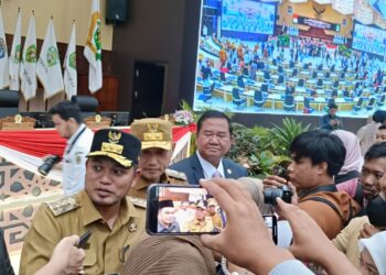 Efisiensi Anggaran, Gubernur Kaltim Larang Rapat di Hotel dan Pangkas Perjalanan Dinas