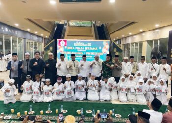 Wakil Wali Kota Samarinda Hadiri Acara Buka Puasa dan Penyerahan Santunan KKSS kepada 150 Anak Yatim