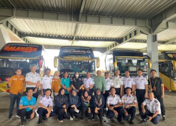 Cegah Kecelakaan Saat Mudik, Kadinkes Kaltim Tinjau Posko Kesehatan Sopir Angkutan Umum
