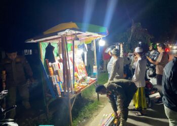 Kelurahan Melayu dan Satpol PP Kukar Tertibkan Pedagang Petasan Pasca Kebakaran