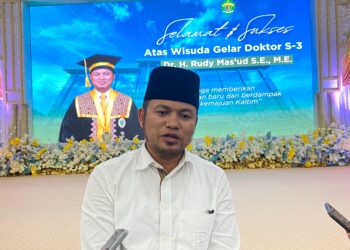 Raih Gelar Doktor, Gubernur Kaltim Tegaskan Pendidikan Tak Mengenal Usia dan Jabatan