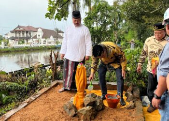 Tempong Tawar Iringi Awal Pembangunan Jembatan Baru di Tenggarong