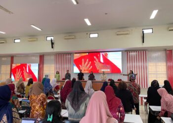 Disdikbud Kukar Genjot Penggunaan Chromebook di Kelas, Latih Guru Lewat MGMP