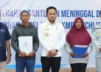 Gubernur Kaltim Serahkan Santunan, Serukan Perbaikan Keselamatan Laut Usai Tragedi KMP Muchlisa