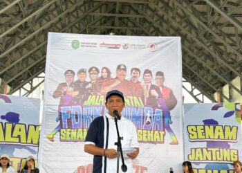 Dispora Kukar Dorong Gaya Hidup Sehat Lewat Senam dan Zumba Party di Tengah Hujan