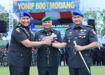 Pangdam VI/Mulawarman Pimpin Sertijab Danpomdam & Danyonif 600/Modang