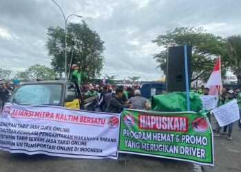 Ratusan Driver Online Demo di Depan Kantor Gubernur Kaltim, Wakil Gubernur Beri Peringatan Tegas untuk Aplikator