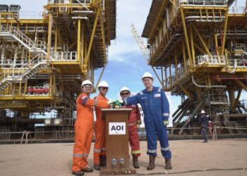 Pertamina Hulu Mahakam Gelar Sail Away Tahap Ketiga Proyek SNB AOI, Resmikan First Cut of Steel Manpatu