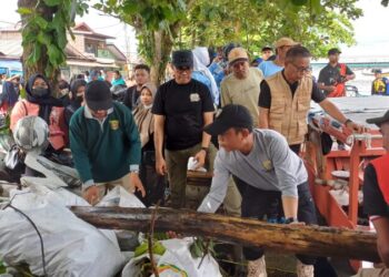 Galakkan Bersih-Bersih Sungai Karang Mumus, Andi Harun : Kita Bangun Budaya Peduli Lingkungan