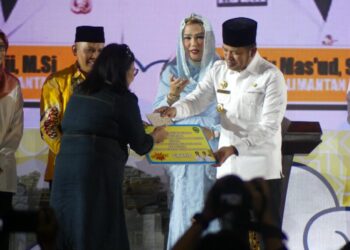 Pemprov Kaltim Beri Hadiah Religi untuk Penjaga Iman Lintas Agama