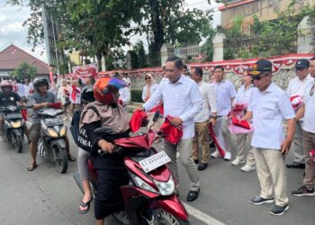 Menjelang HUT ke-80 RI, Pemprov Kaltim Bagikan 500 Bendera di Samarinda