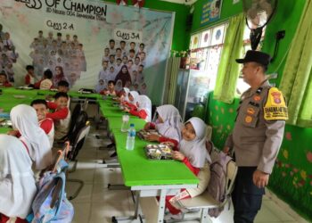 Polsek Sungai Pinang Kawal Distribusi Makan Bergizi Gratis, 12.391 Penerima Manfaat