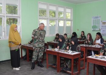 Launching Operasional SPPG TNI dan Vicon Bersama Panglima TNI di SMA Kartika V-1 Balikpapan