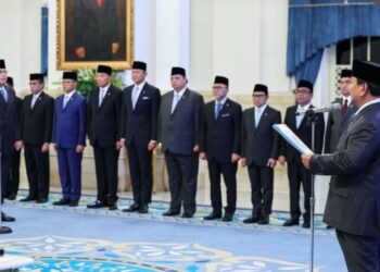 Prabowo Rombak Kabinet, Djamari Chaniago Resmi Jabat Menko Polkam