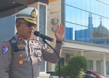 Kasat Lantas Polresta Balikpapan Sampaikan Pesan Inspiratif dalam Apel Pagi