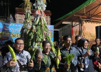 Fatlon Nisa Apresiasi Semangat Swadaya Warga Bukit Biru di Tradisi Sedekah Bumi